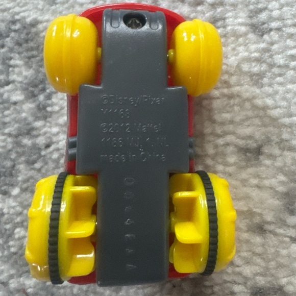 Disney Pixar HYDRO Wheels Lightning McQueen 3” Pull Back Mattel Car - Picture 6 of 6